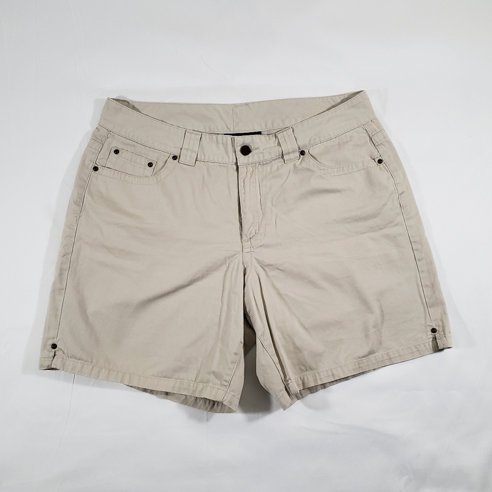 Venezia Khaki 5-pocket shorts Size 16  Sold at Lane Bryant 100% cotton